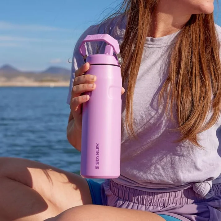 Stanley 24oz | IceFlow™ Bottle with Flip Straw Lid - Image 4