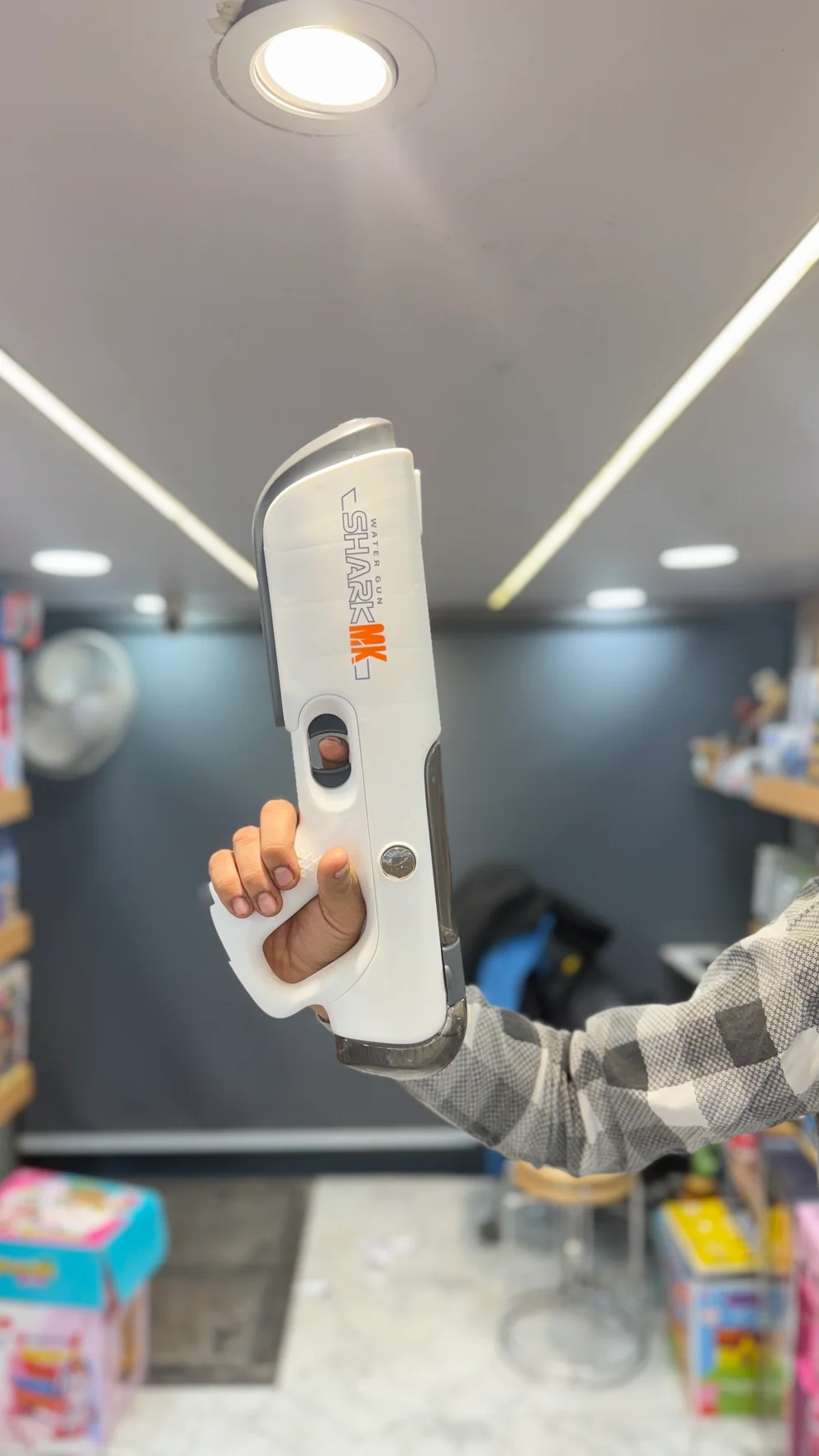 Mk Shark Gun with automatic Reachargeable battery - Holi water Gun - Image 5